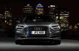 Audi A8 L, full front night